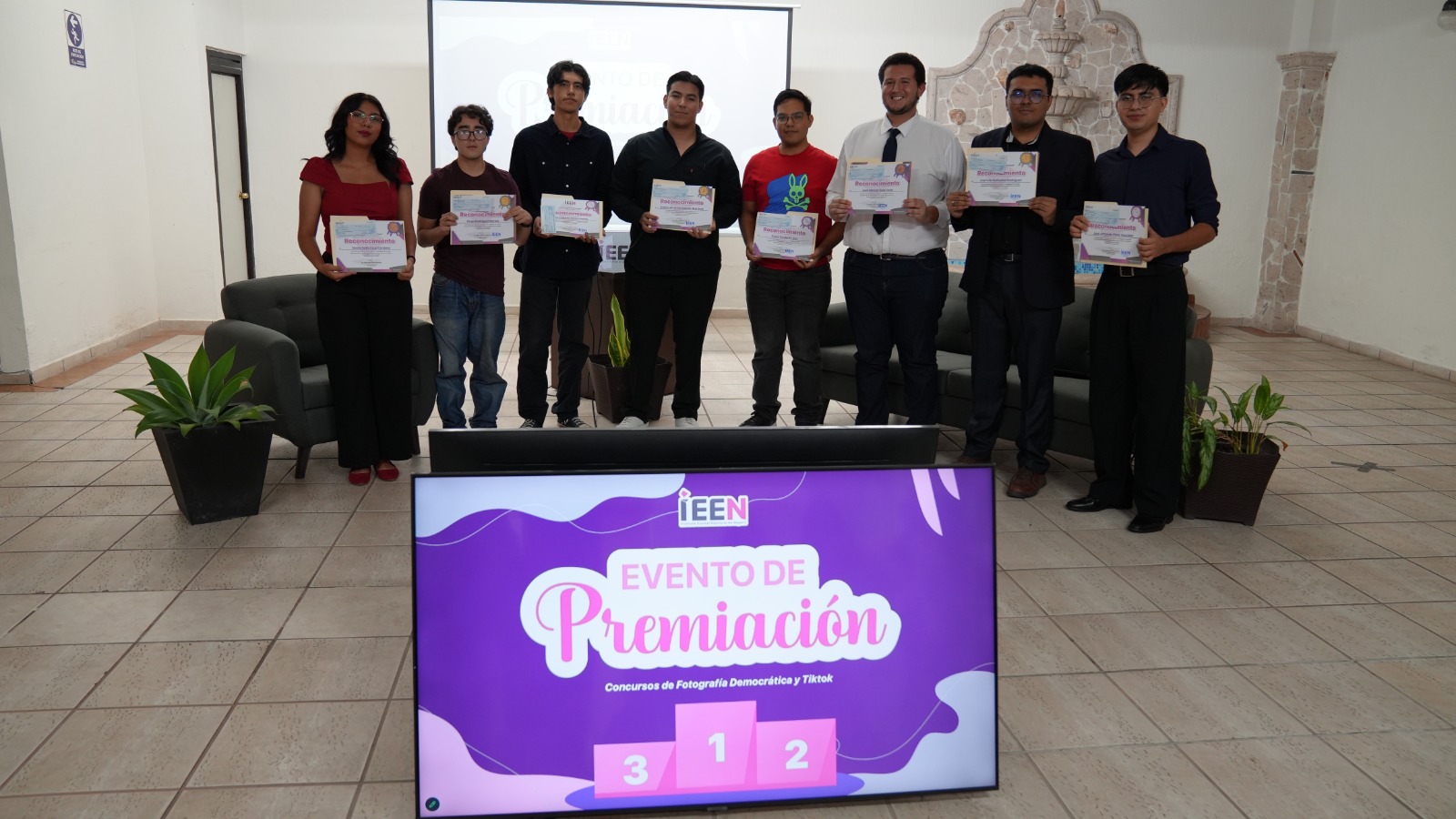 Premia el IEEN la creatividad y el talento democrático de las juventudes